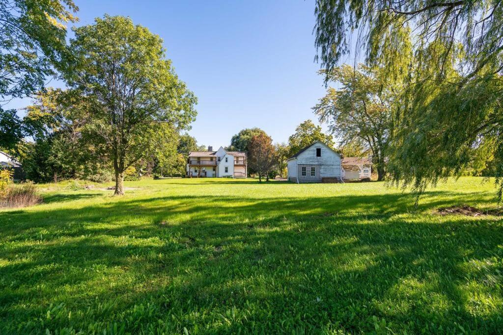 Waterfront Niagara-On-The-Lake Farmhouse On A Vineyard Villa Exterior photo