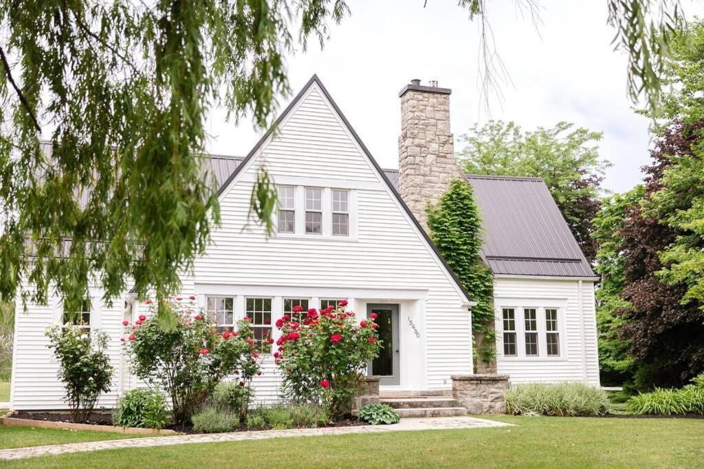 Waterfront Niagara-On-The-Lake Farmhouse On A Vineyard Villa Exterior photo